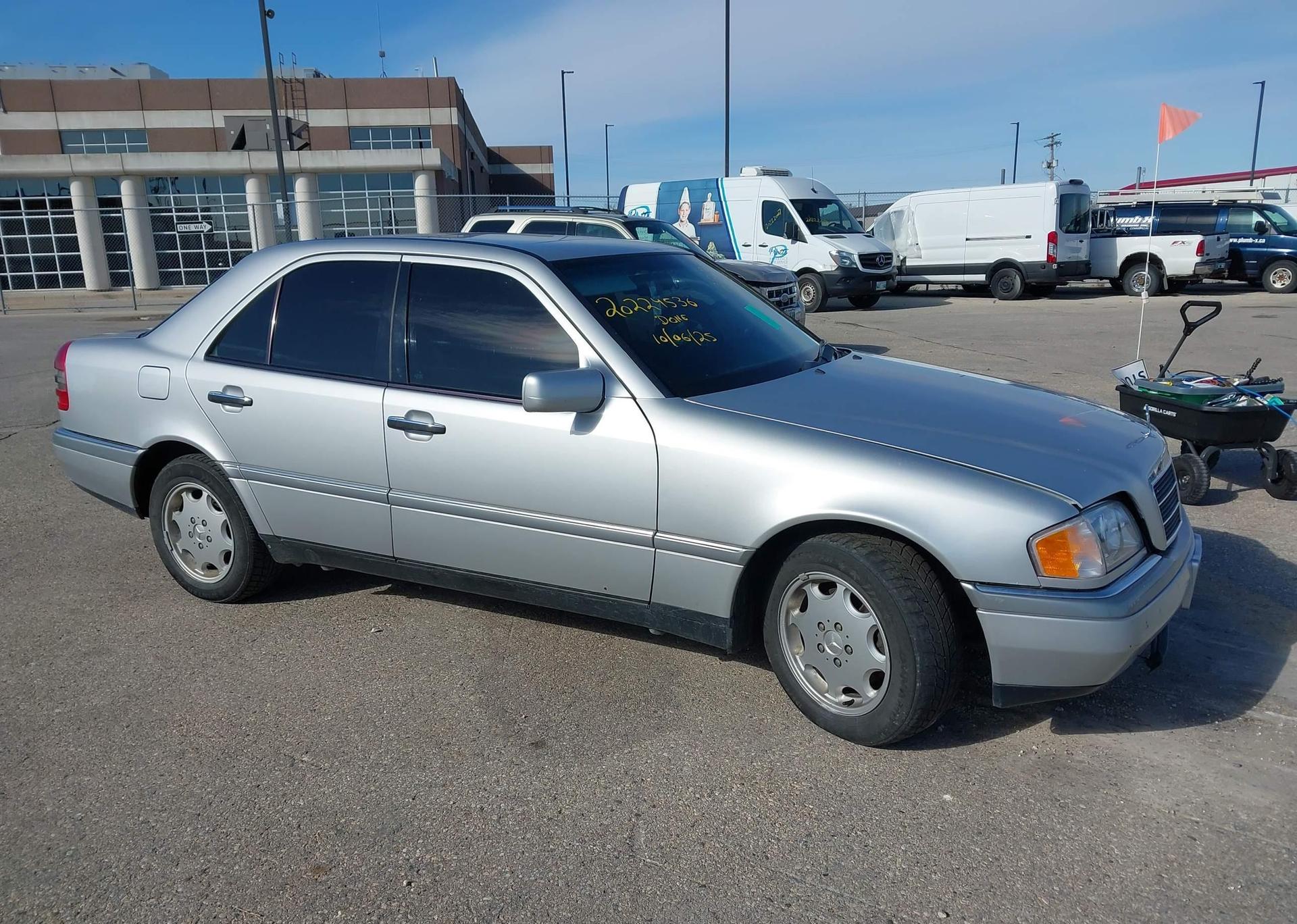 1996 MERCEDES-BENZ C220W