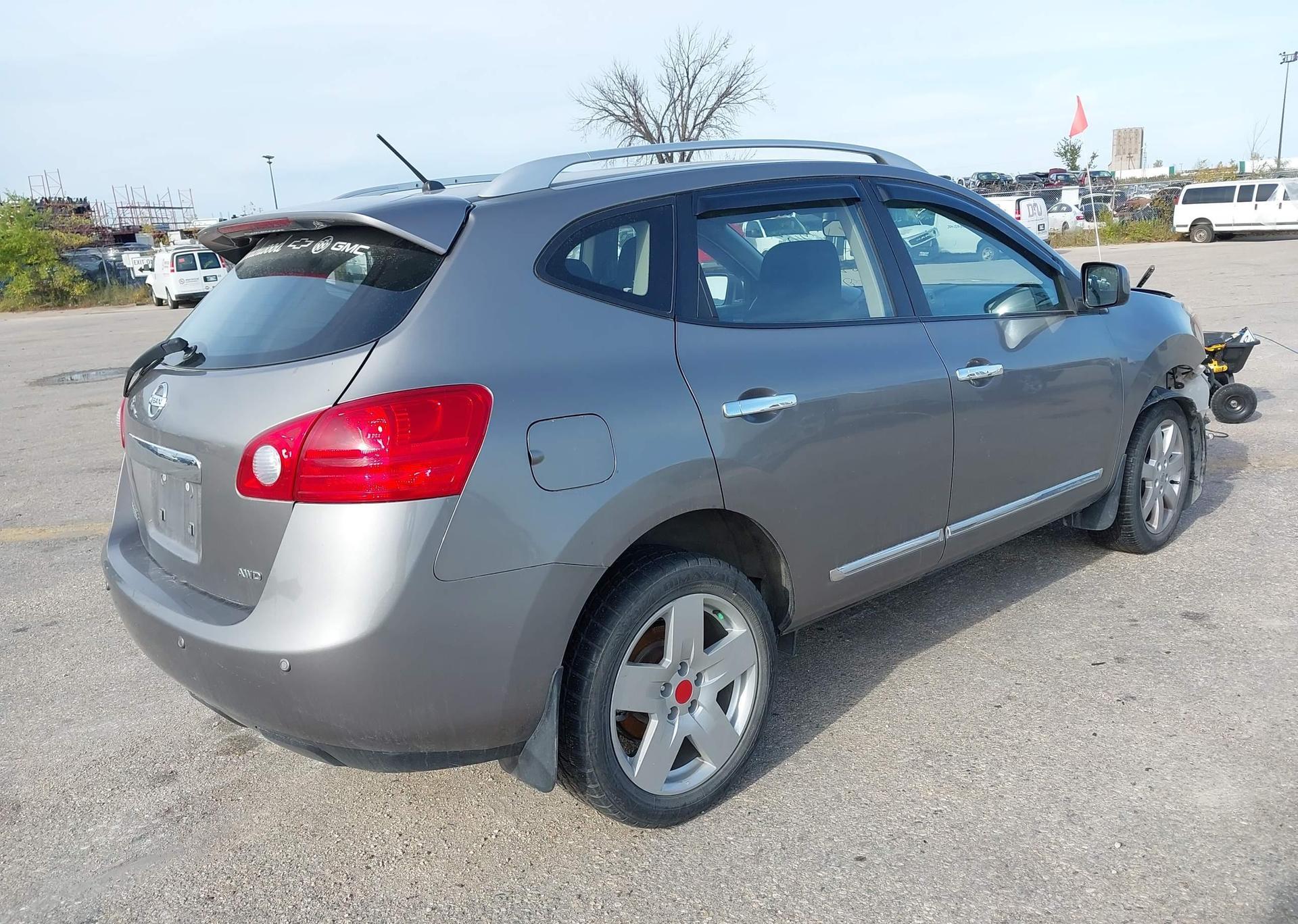 2013 NISSAN ROGUE SV