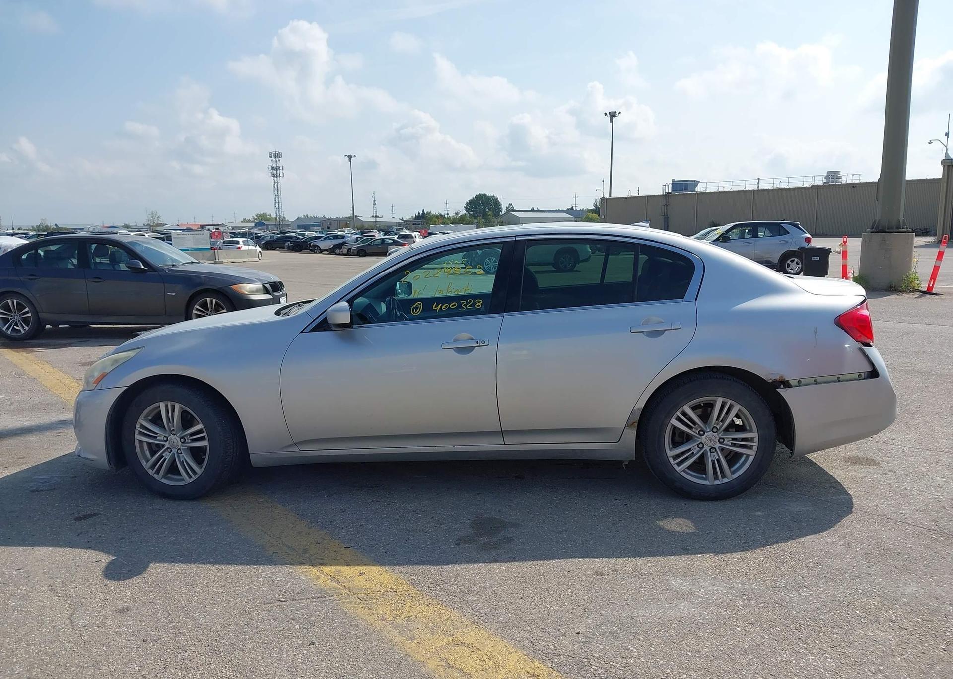 2011 INFINITI G37X