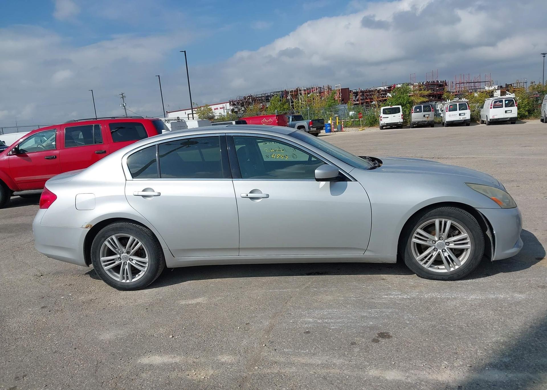 2011 INFINITI G37X