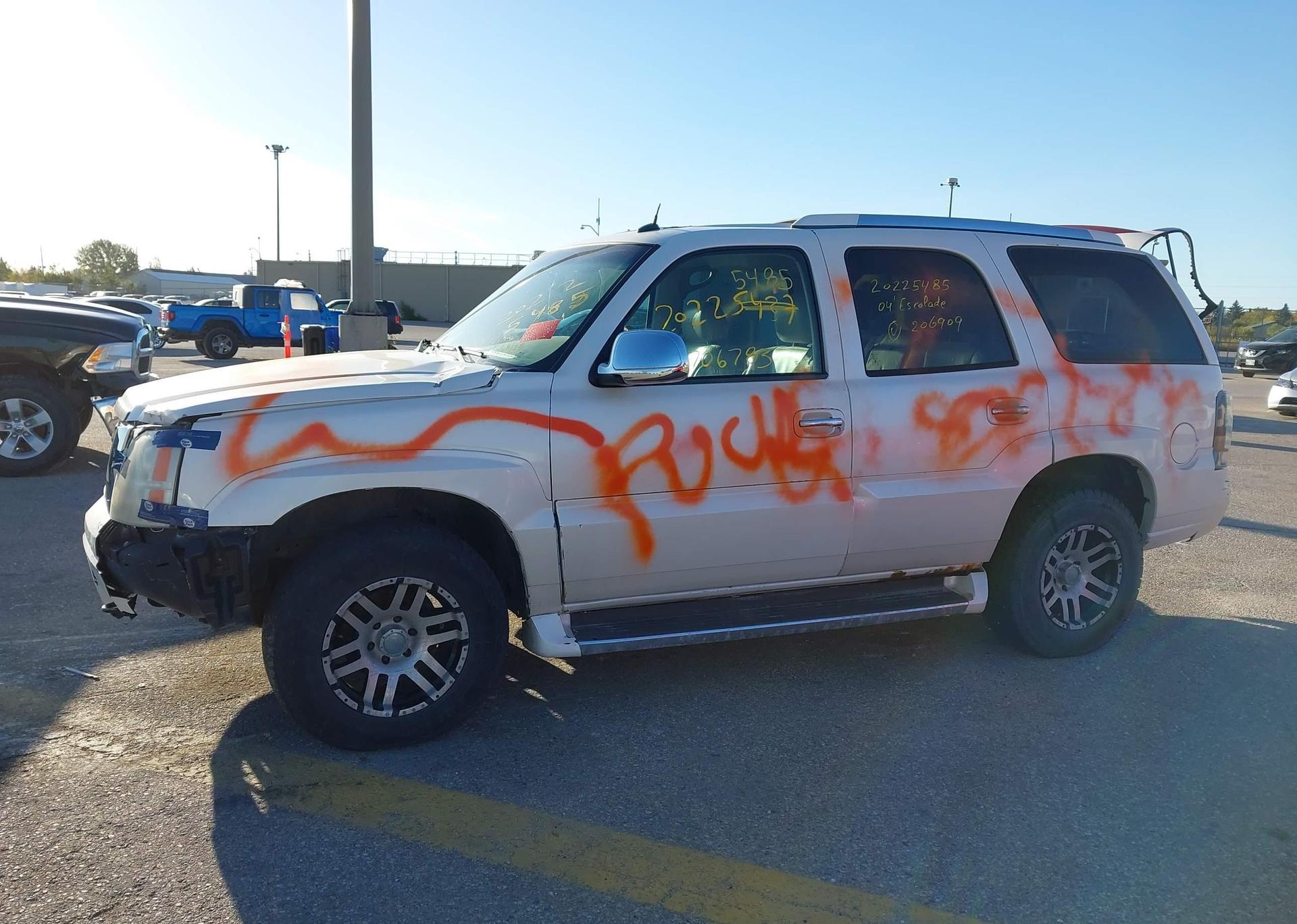 2004 CADILLAC ESCALADE