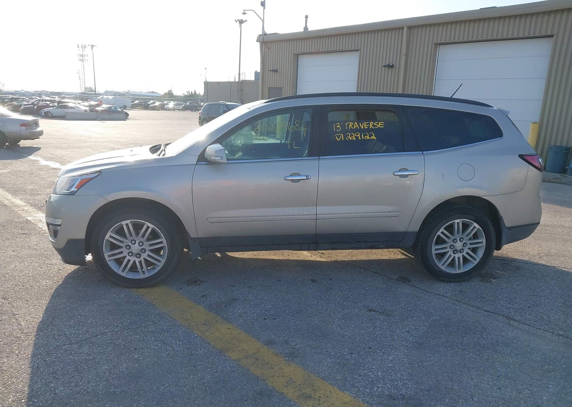 2013 CHEVROLET TRAVERSE LT