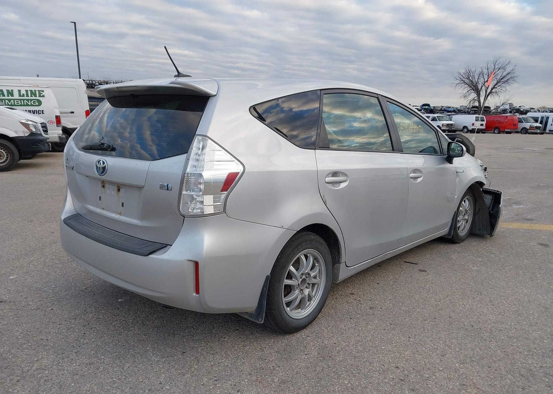 2012 TOYOTA PRIUS V