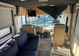 1996 FREIGHTLINER CHASSIS X LINE MOTOR HOME