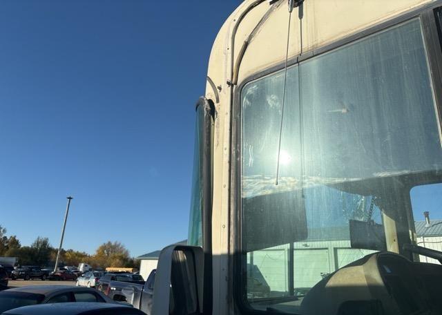 1996 FREIGHTLINER CHASSIS X LINE MOTOR HOME