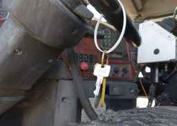 2011 MACK 700 GU700