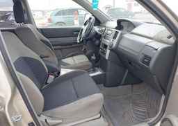 2005 NISSAN X-TRAIL XE