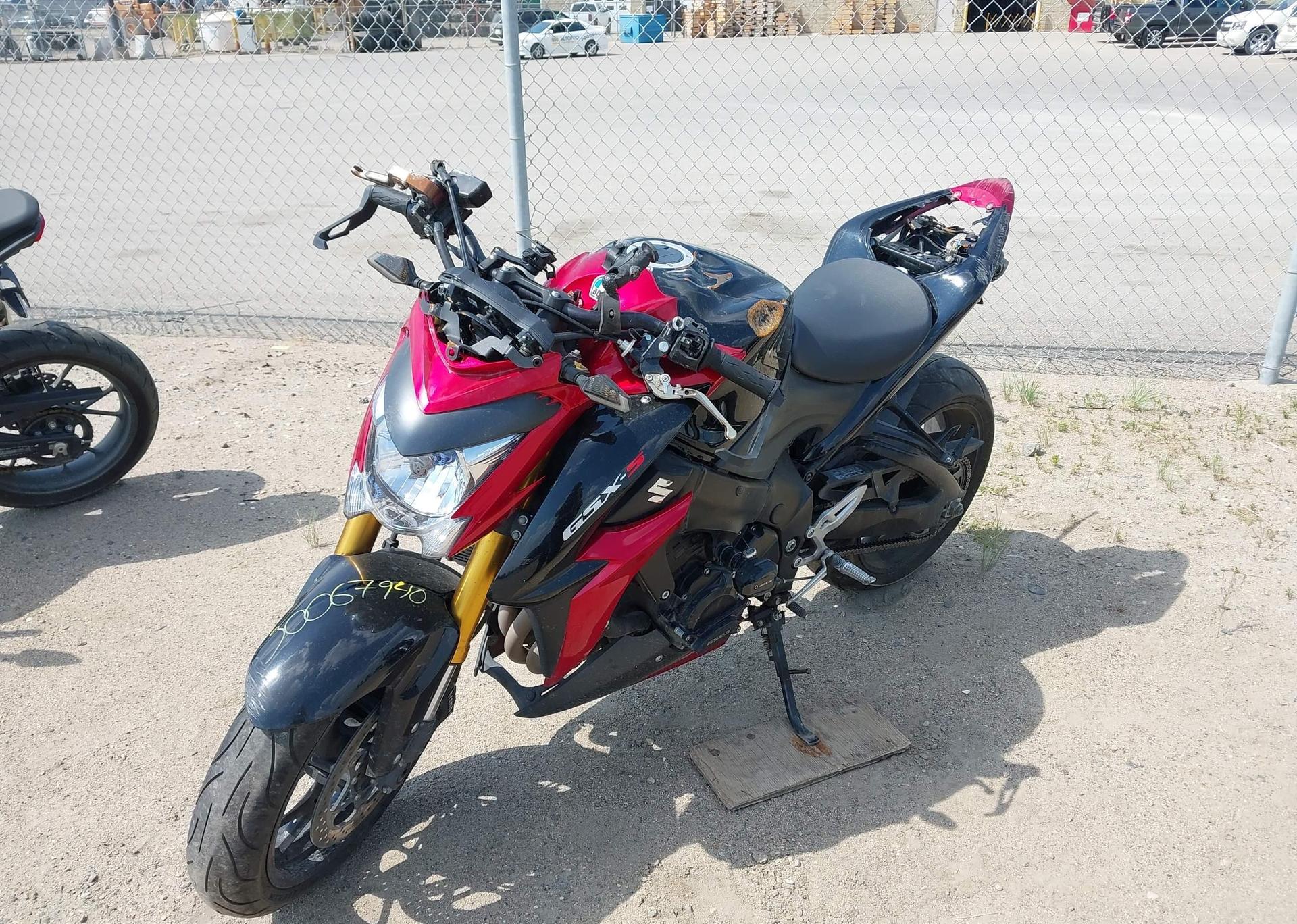 2016 SUZUKI GSX-S1000A