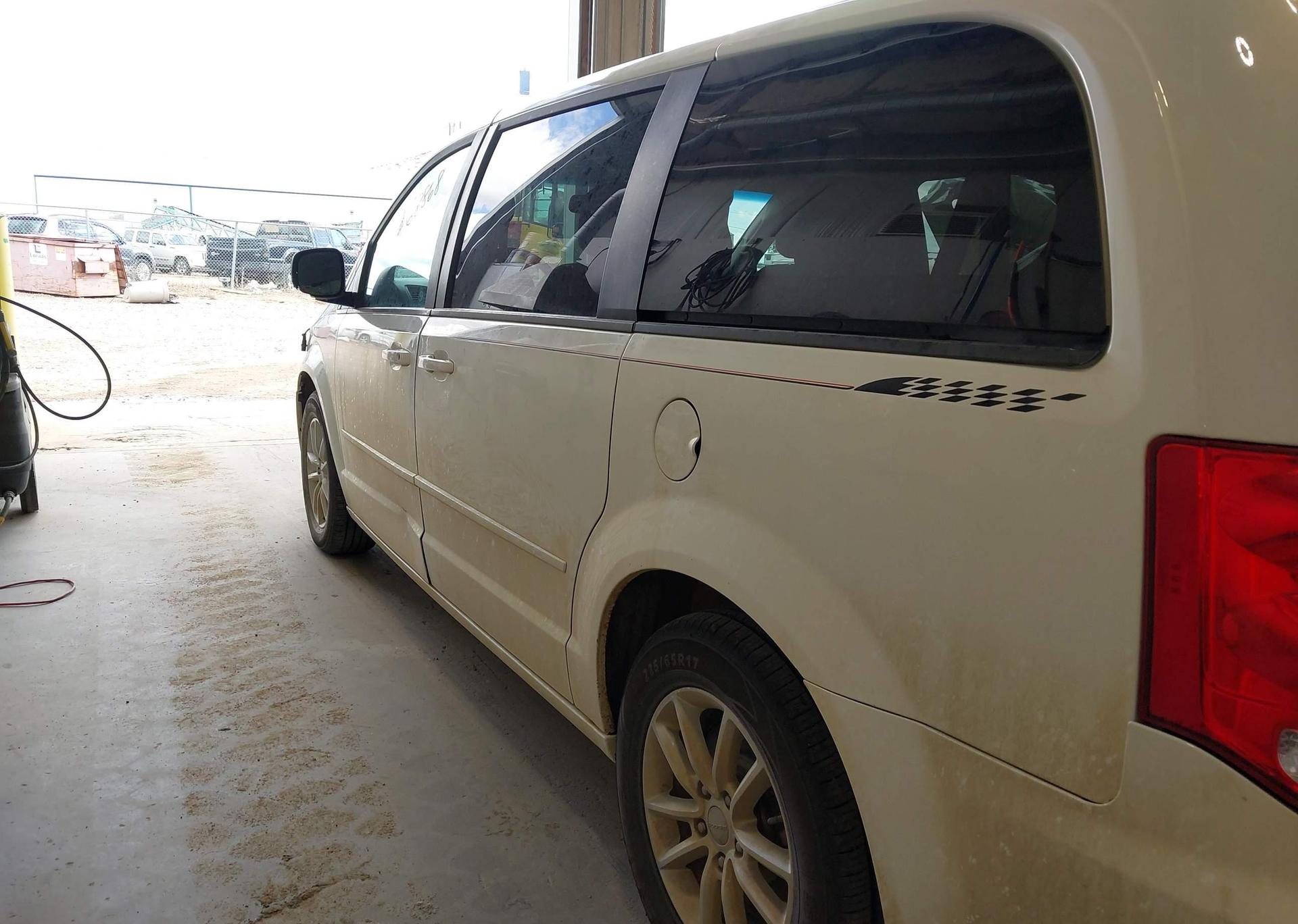 2015 DODGE GRAND CARAVAN SE