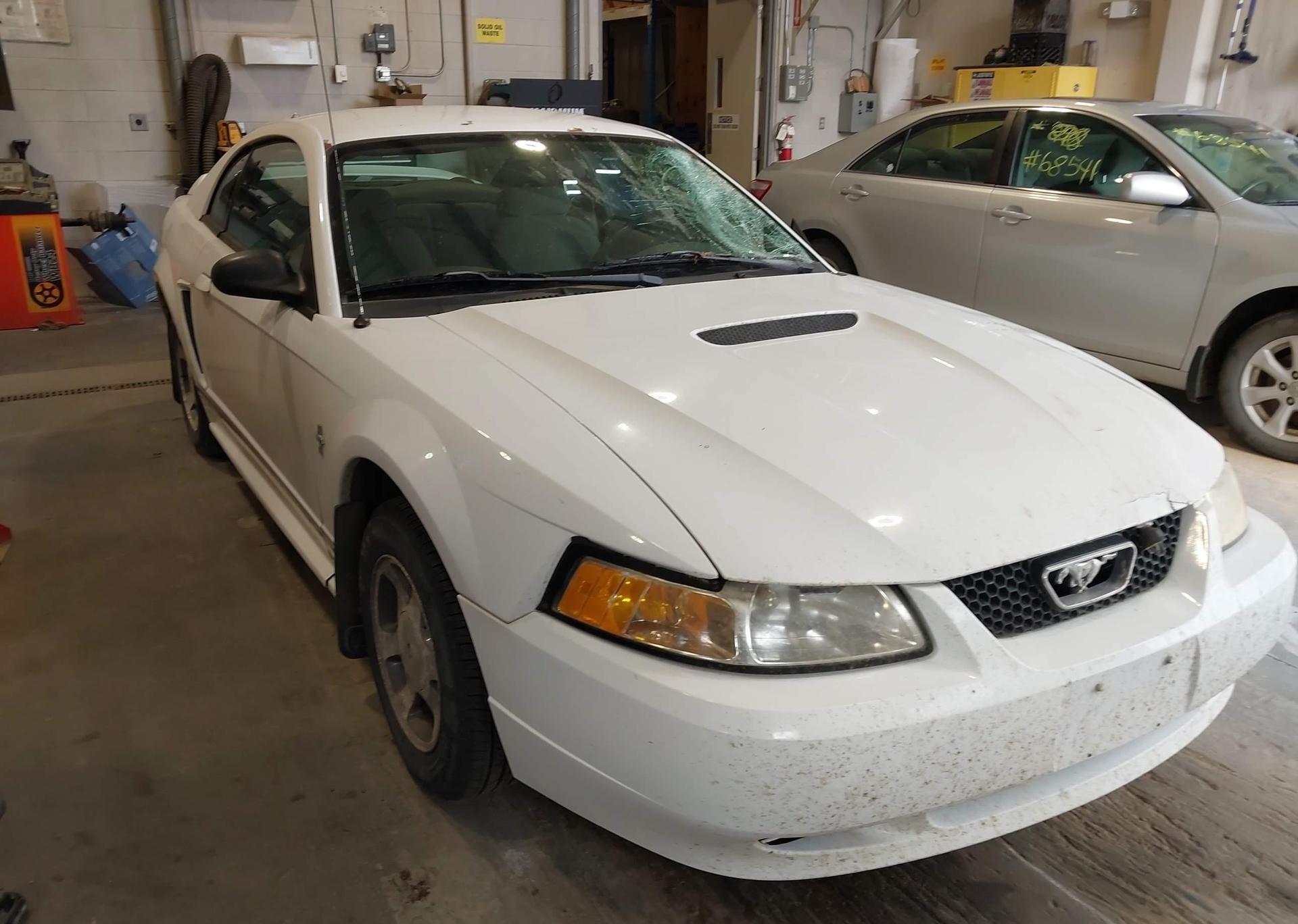 2000 FORD MUSTANG
