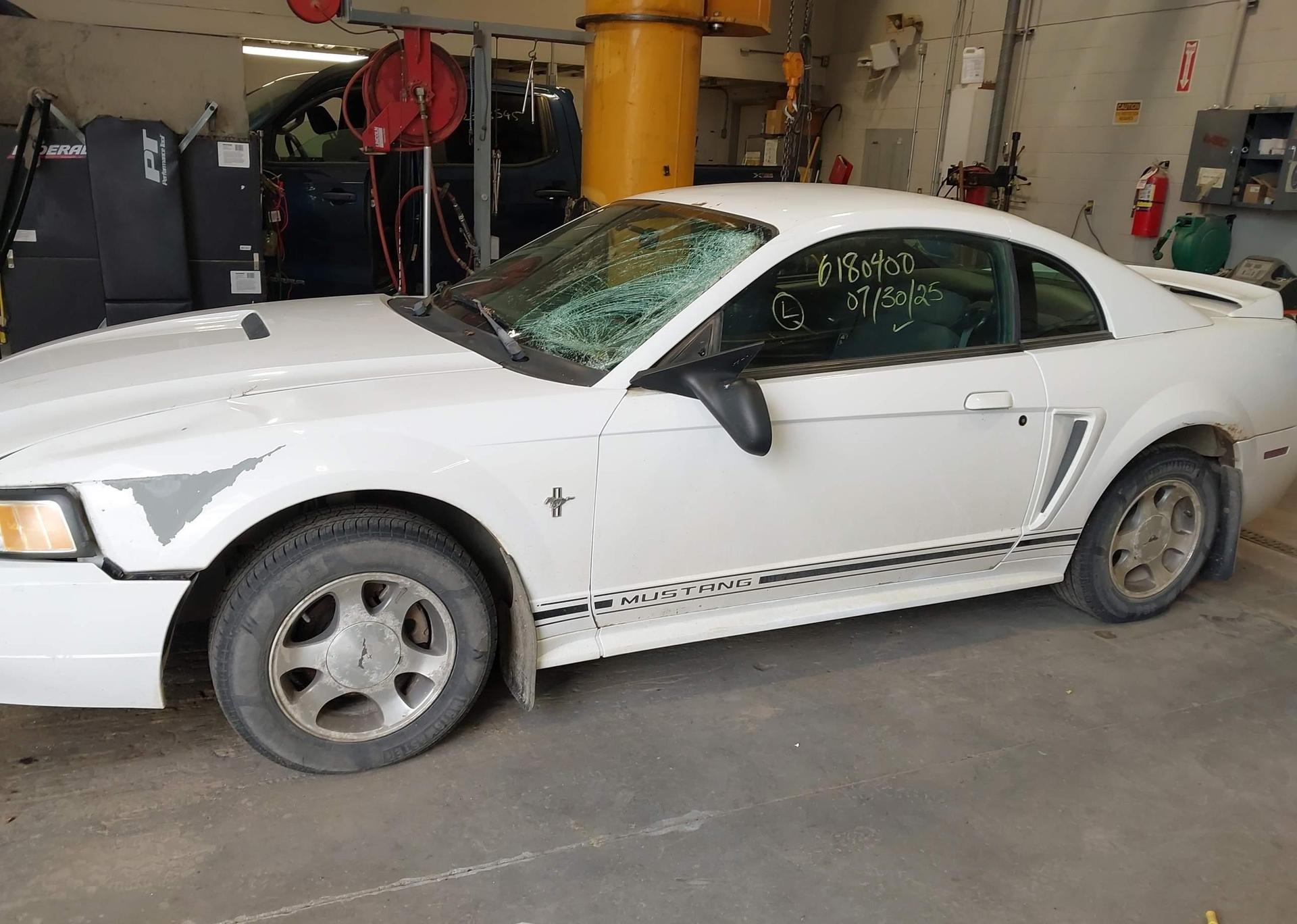 2000 FORD MUSTANG