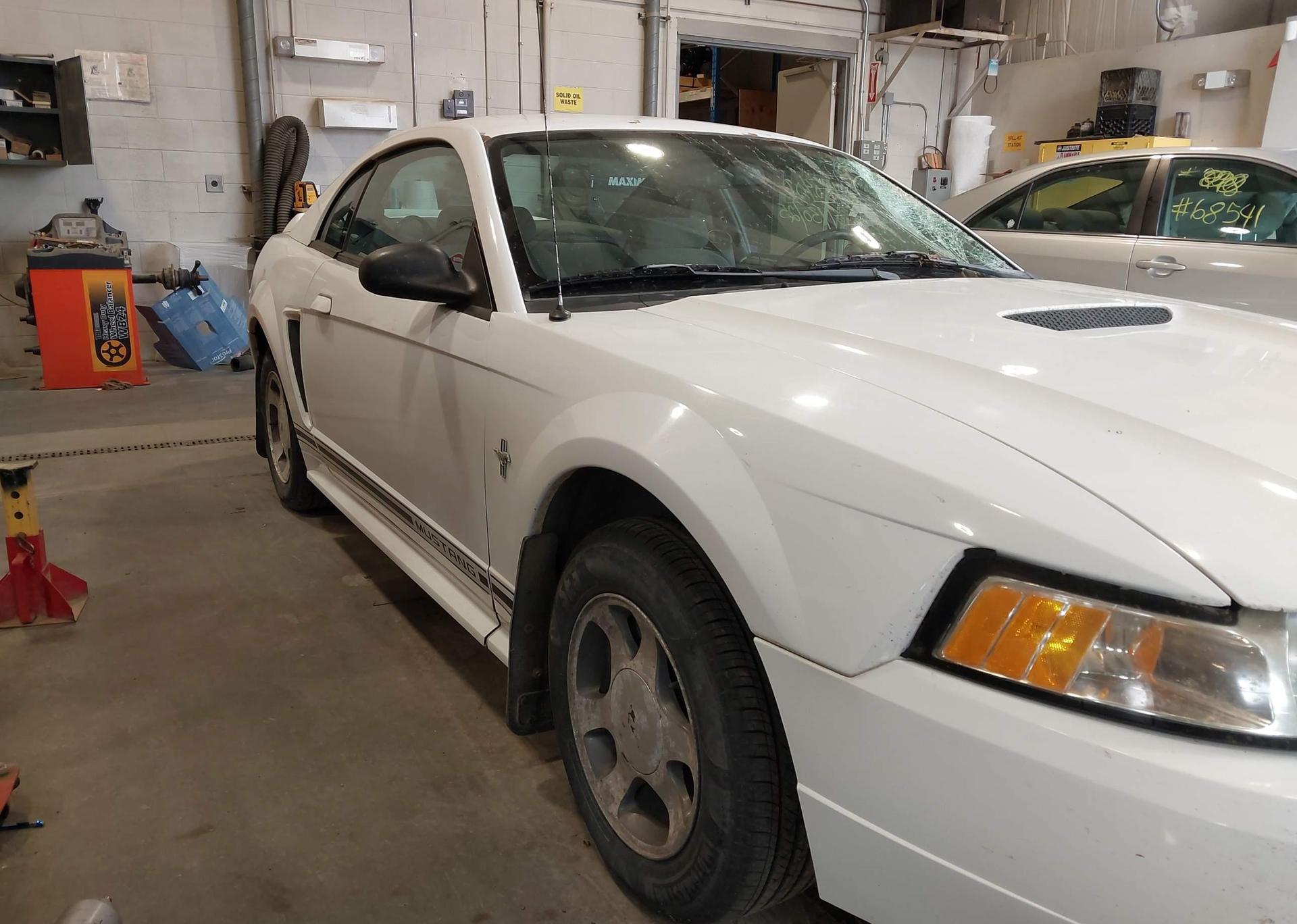 2000 FORD MUSTANG