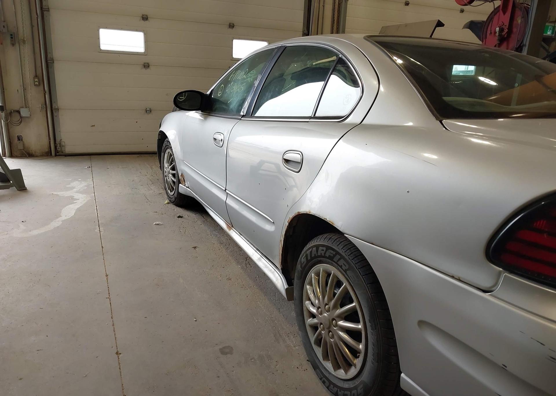 2005 PONTIAC GRAND AM SE