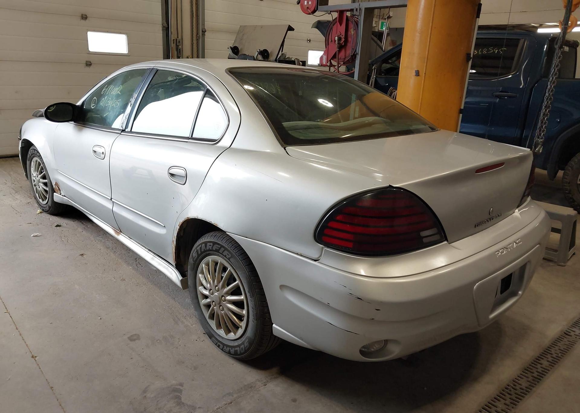 2005 PONTIAC GRAND AM SE