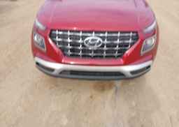 2022 HYUNDAI VENUE ULTIMATE WITH BLACK INTERIOR