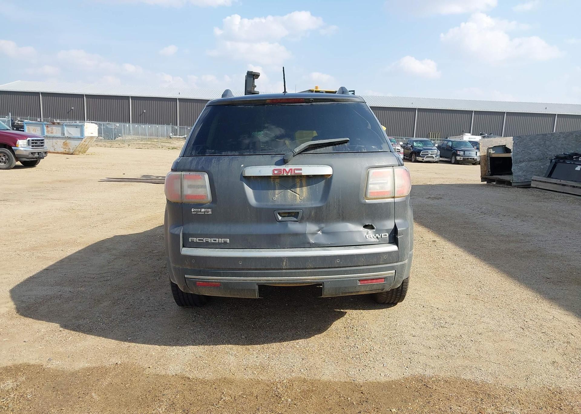 2013 GMC ACADIA SLE