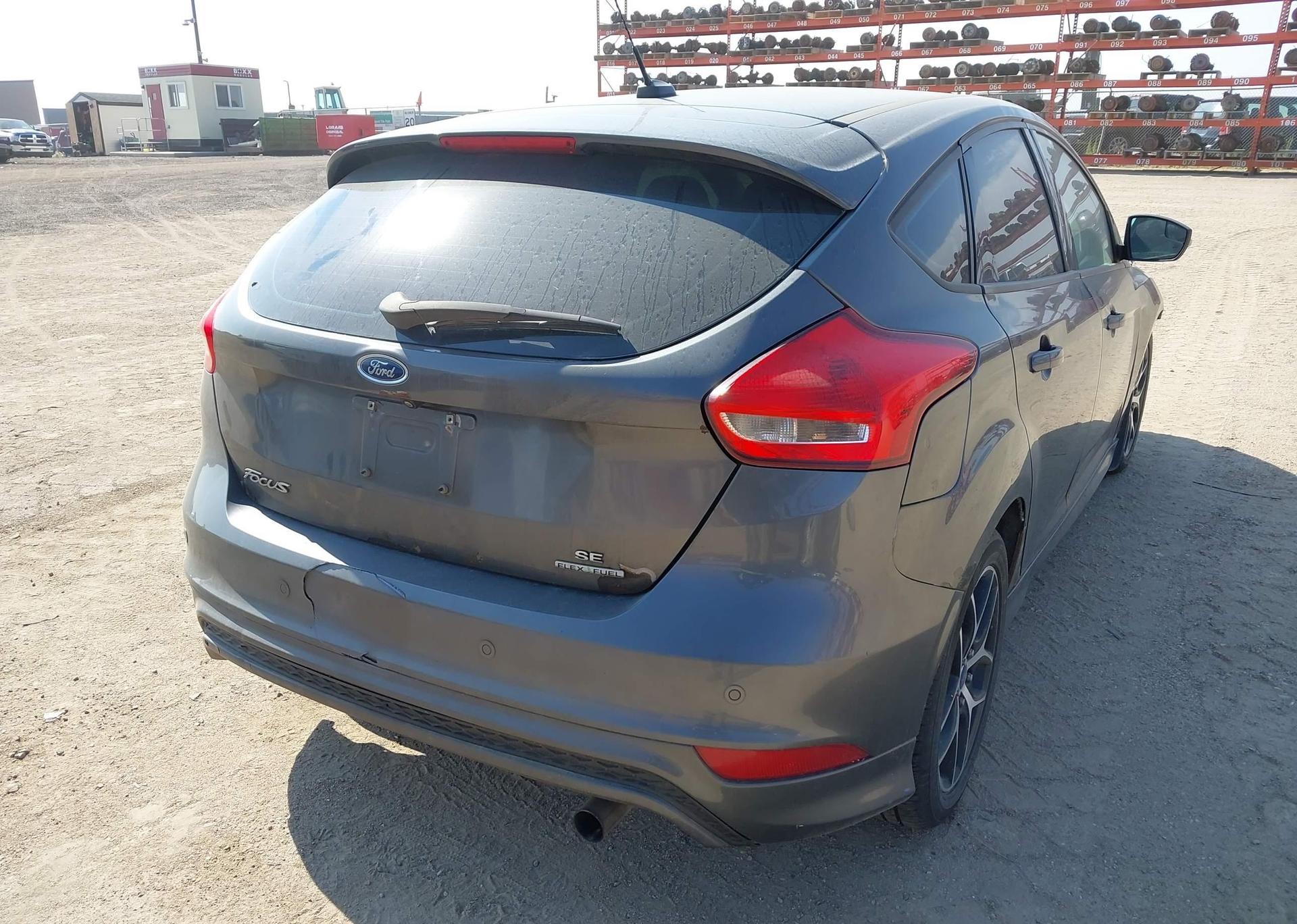 2015 FORD FOCUS SE