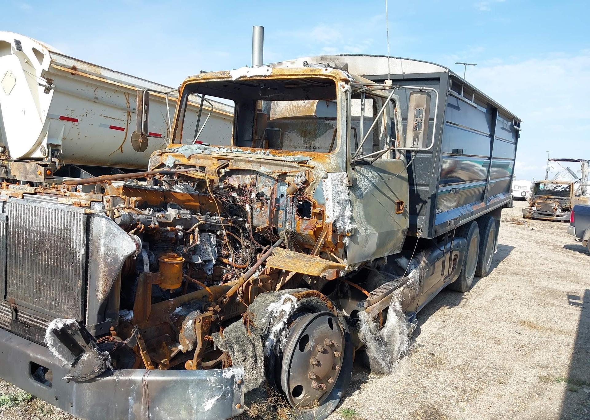 1995 FORD L-SERIES LTLA9000