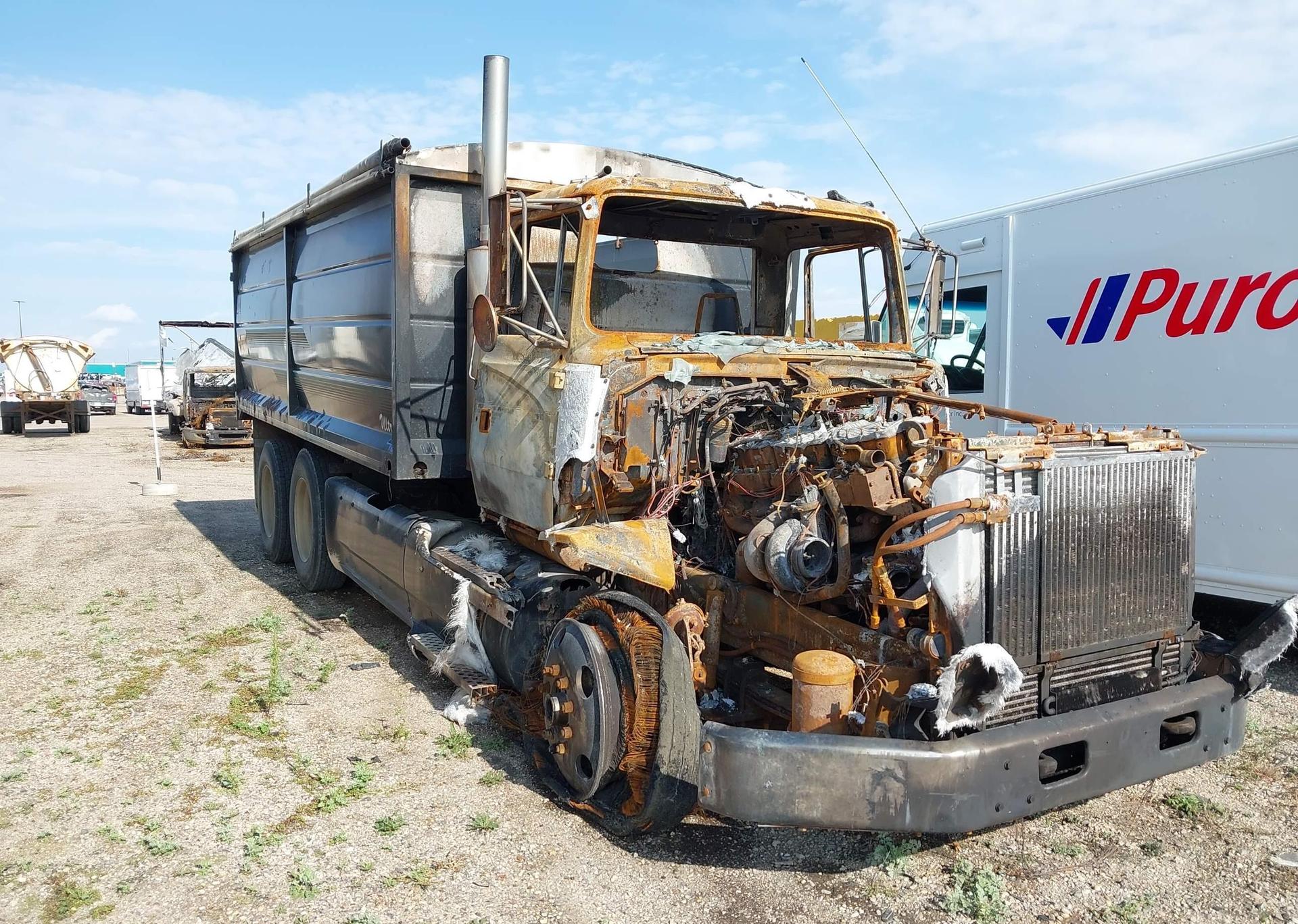 1995 FORD L-SERIES LTLA9000
