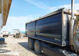 1995 FORD L-SERIES LTLA9000