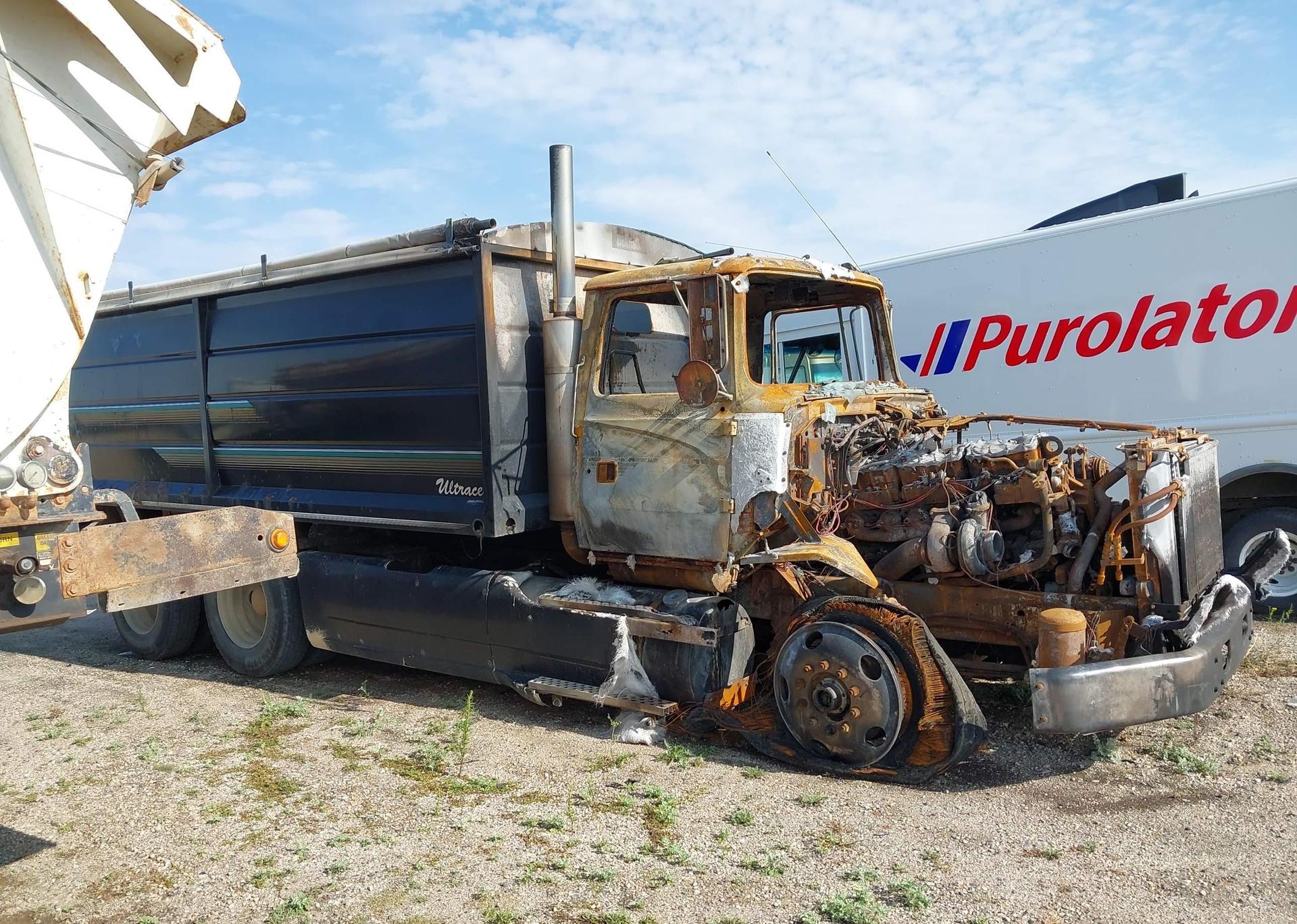 1995 FORD L-SERIES LTLA9000
