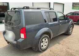 2006 NISSAN PATHFINDER LE