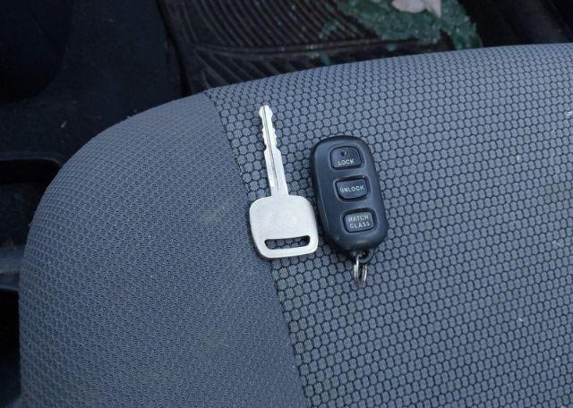 2006 PONTIAC VIBE