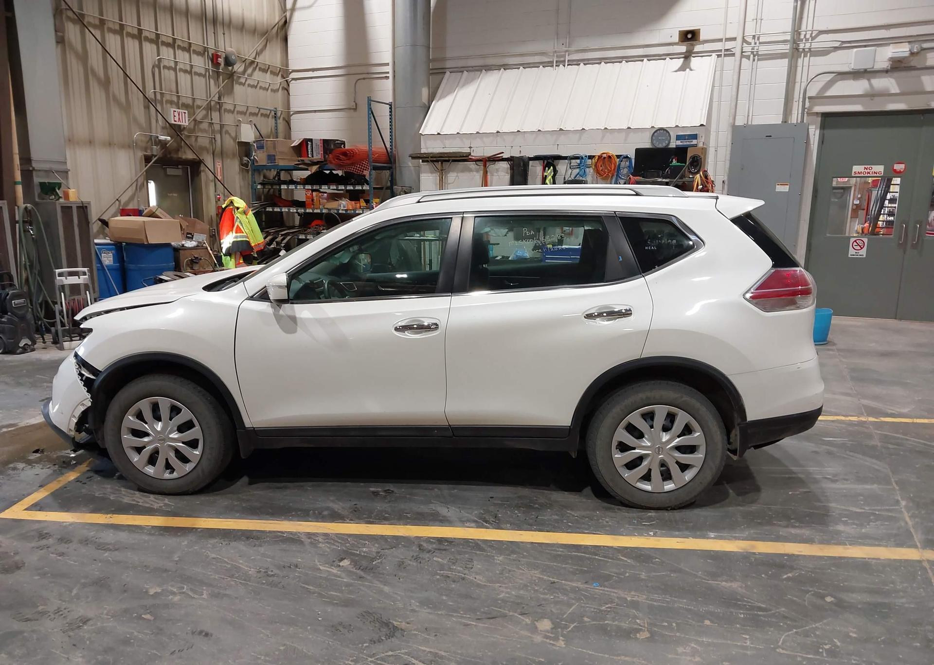 2015 NISSAN ROGUE S