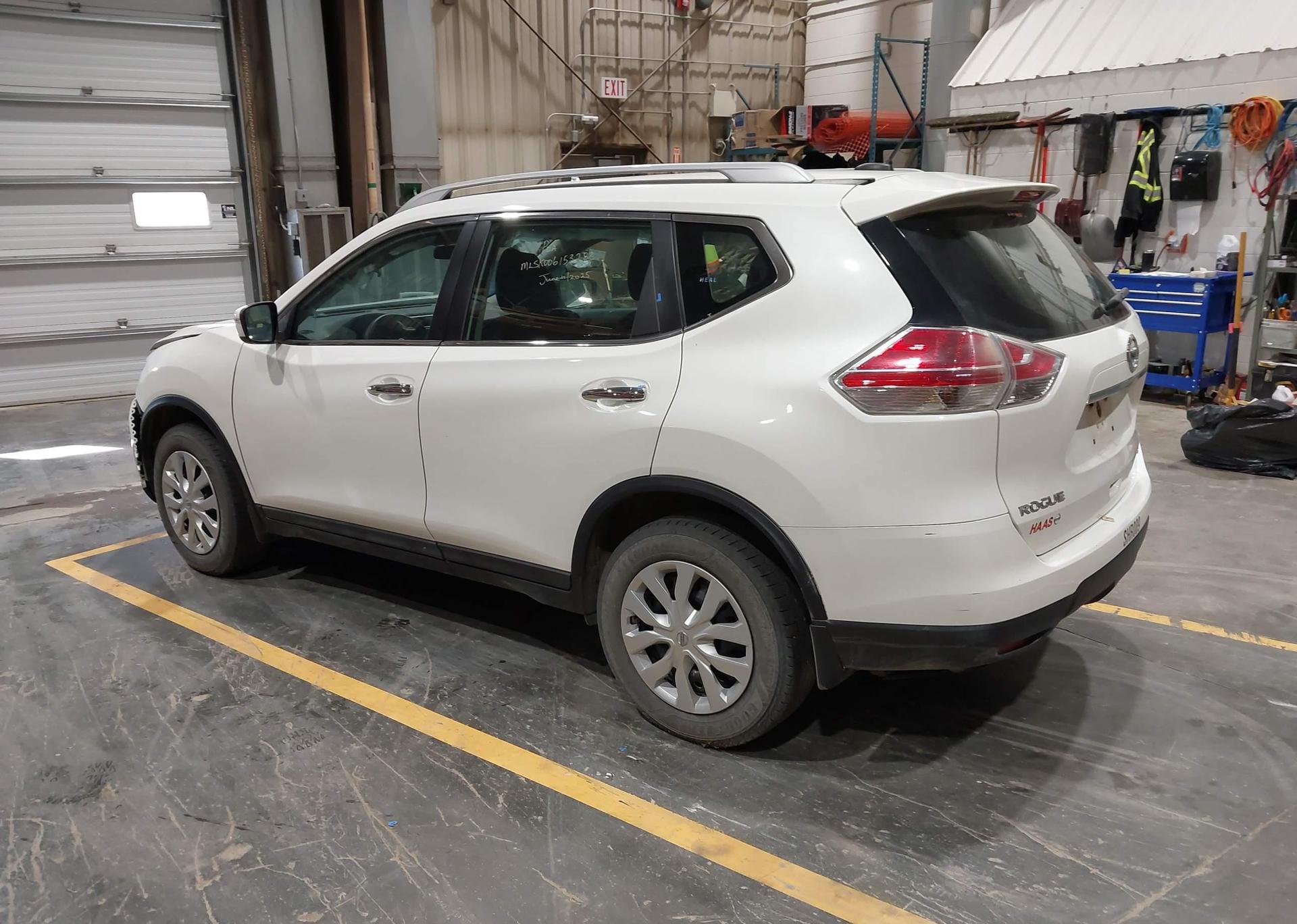 2015 NISSAN ROGUE S