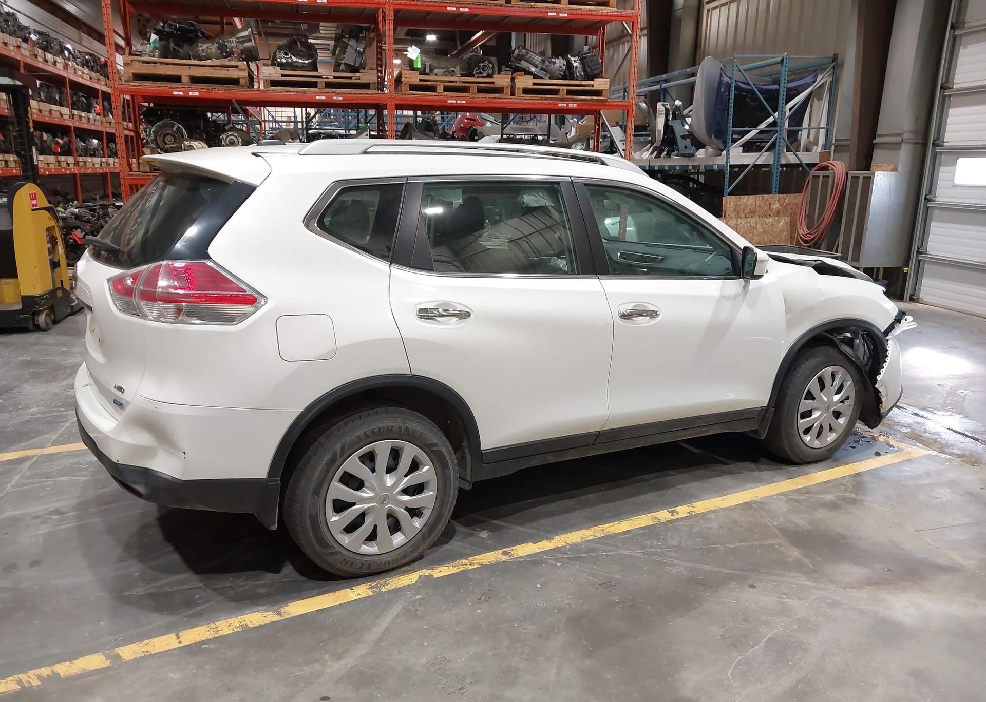 2015 NISSAN ROGUE S