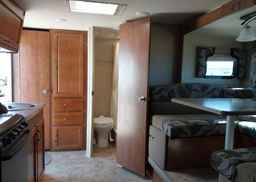 2017 LANCE CAMPER MFG. CORP. STD 1995
