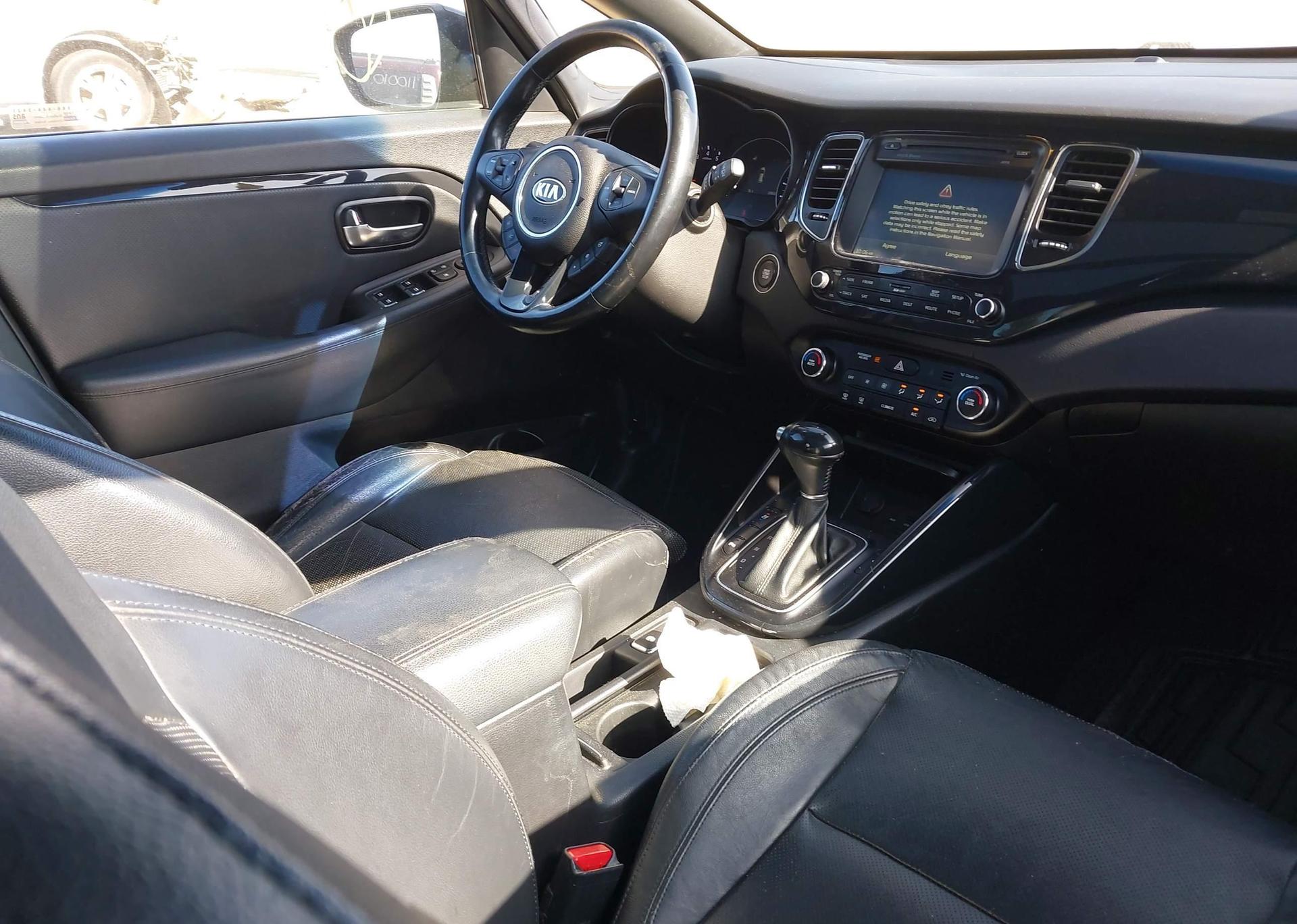2015 KIA RONDO