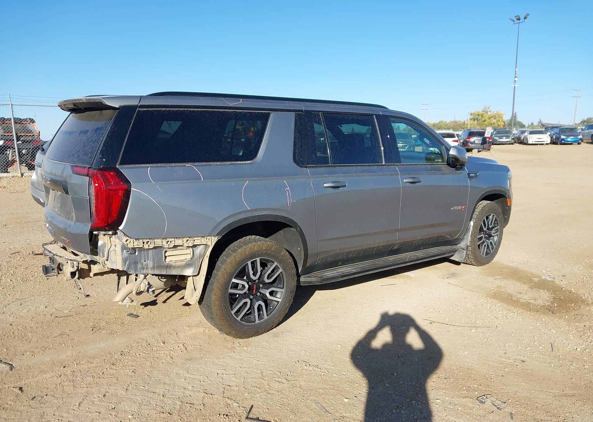 2023 GMC YUKON XL AT4