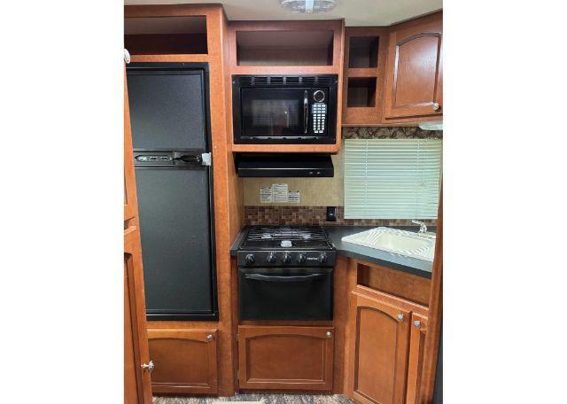2012 SHASTA REVERE