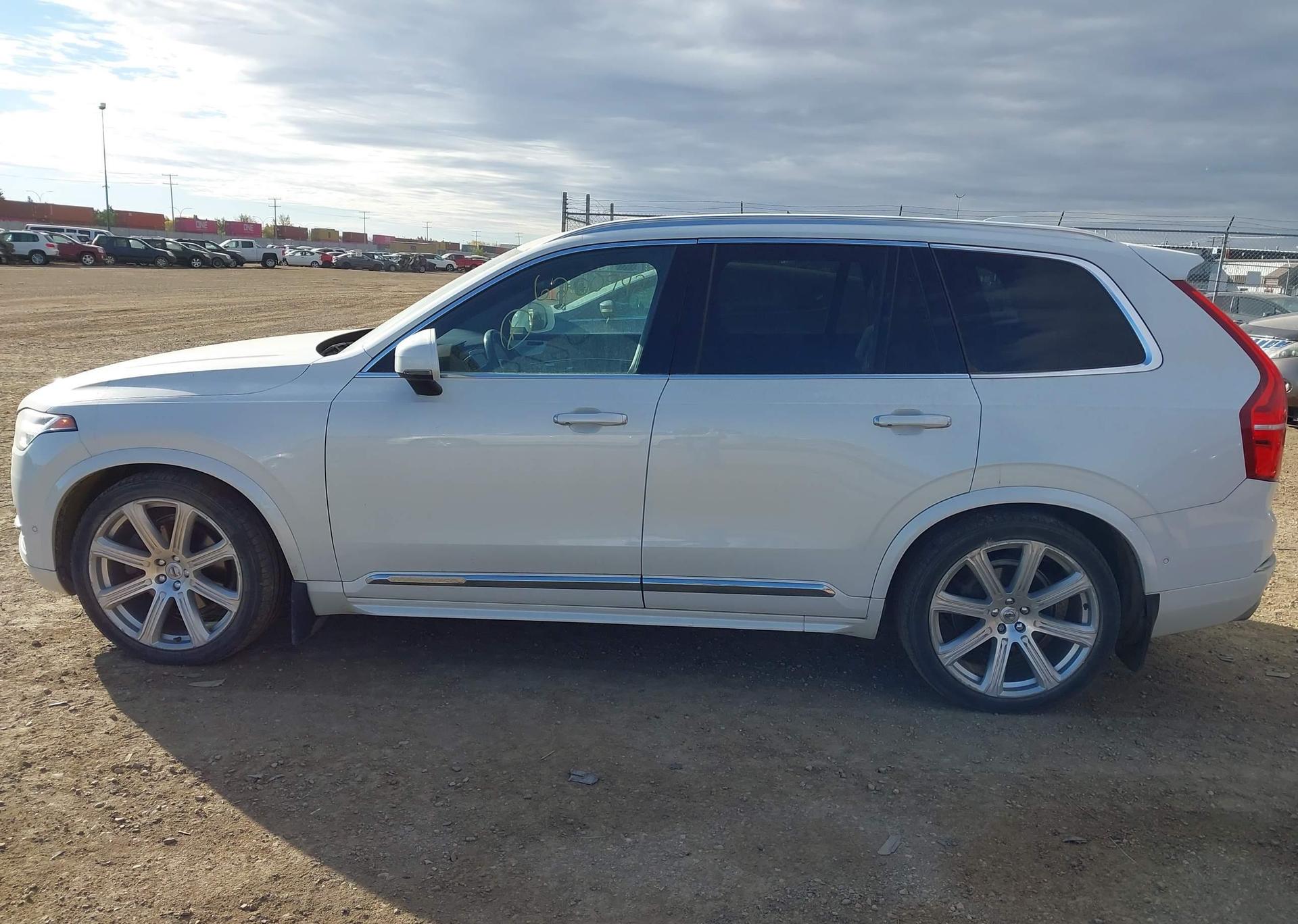 2018 VOLVO XC90 T6