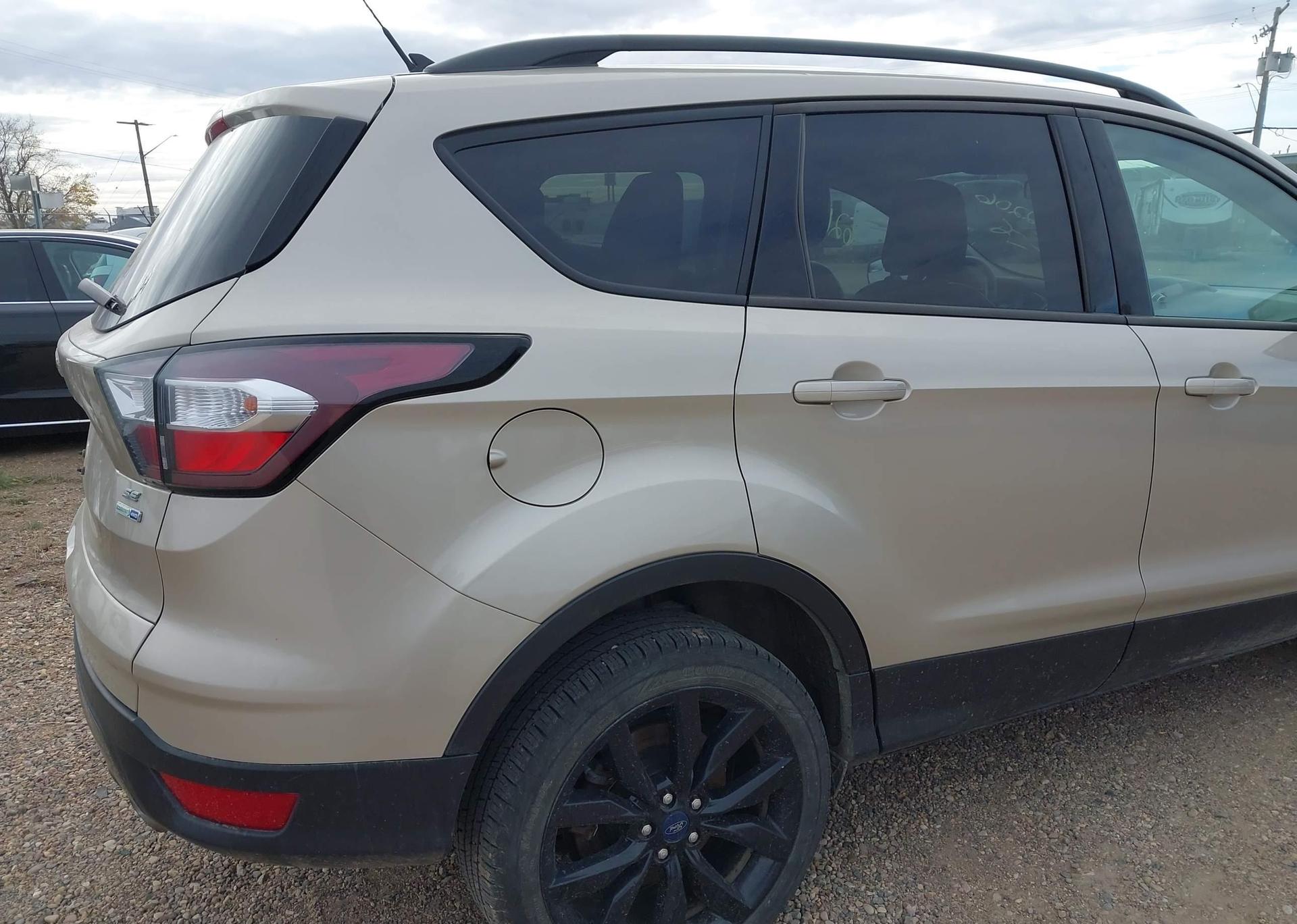 2018 FORD ESCAPE SE