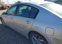 2005 NISSAN MAXIMA SE