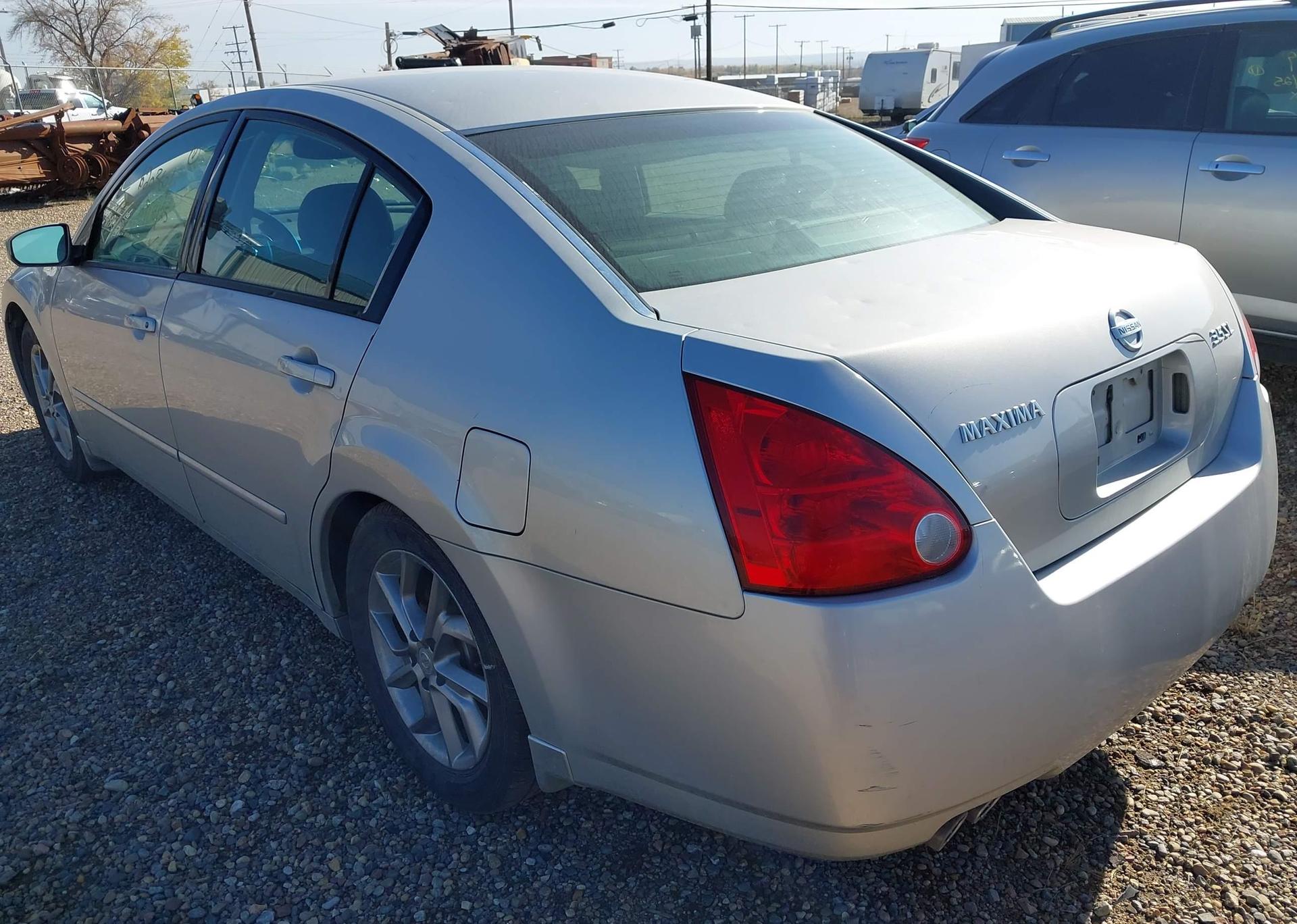 2005 NISSAN MAXIMA SE