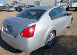 2005 NISSAN MAXIMA SE