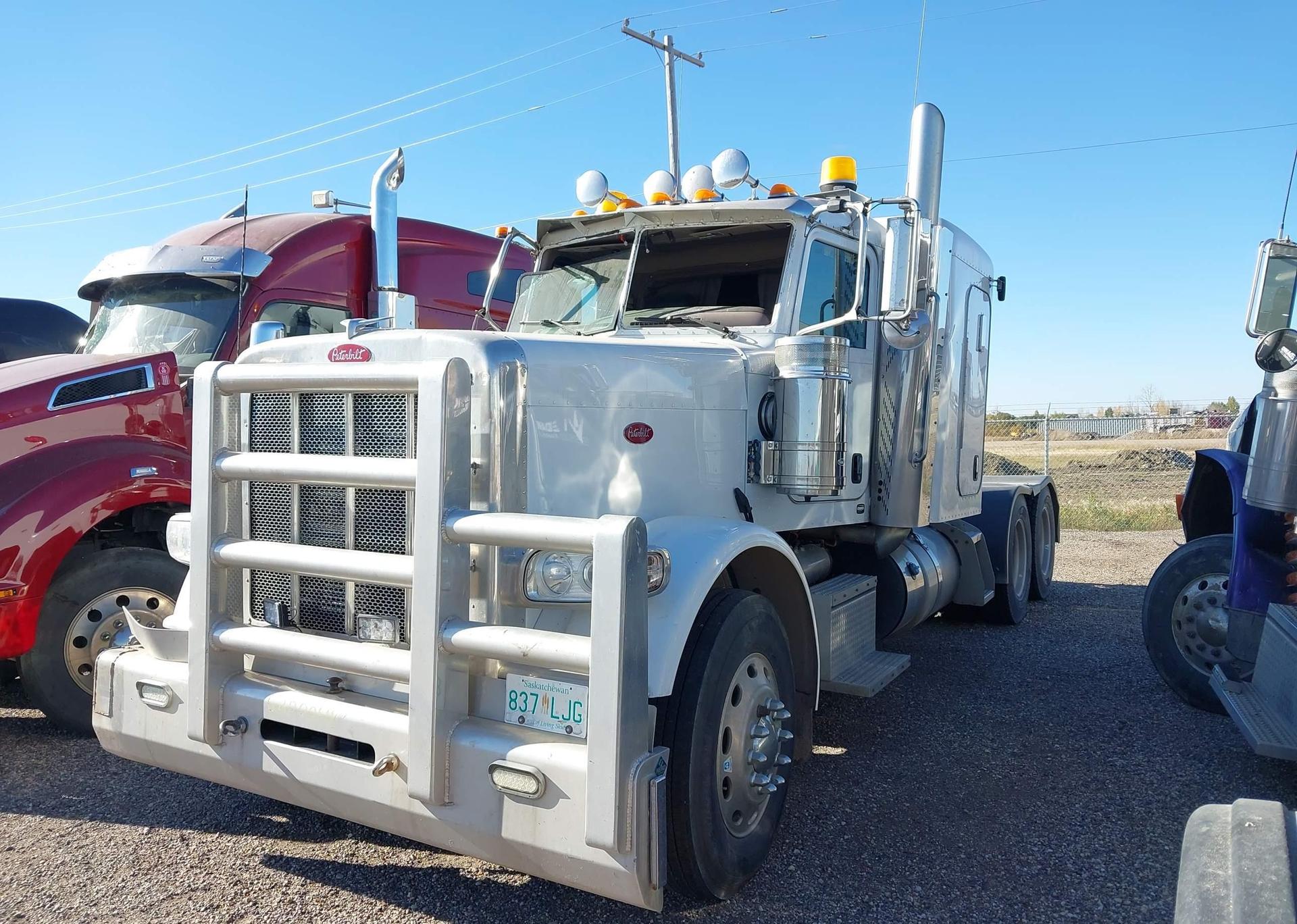 2014 PETERBILT 388