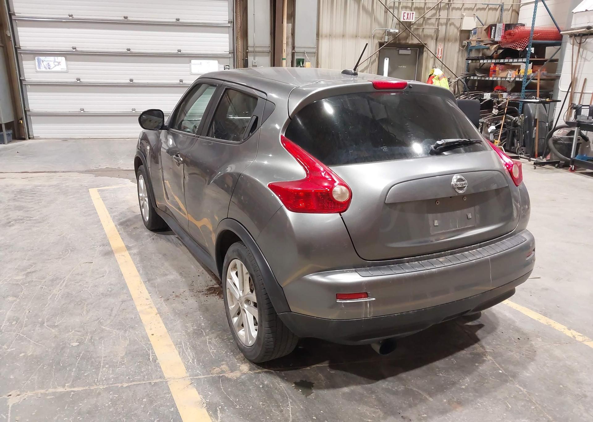 2011 NISSAN JUKE S