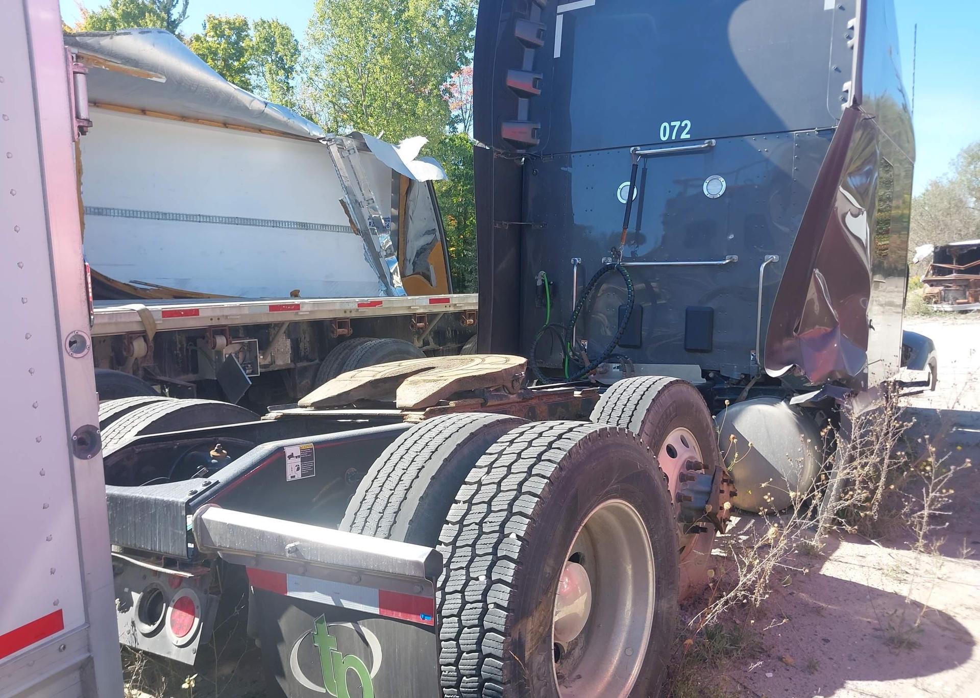 2023 PETERBILT 579