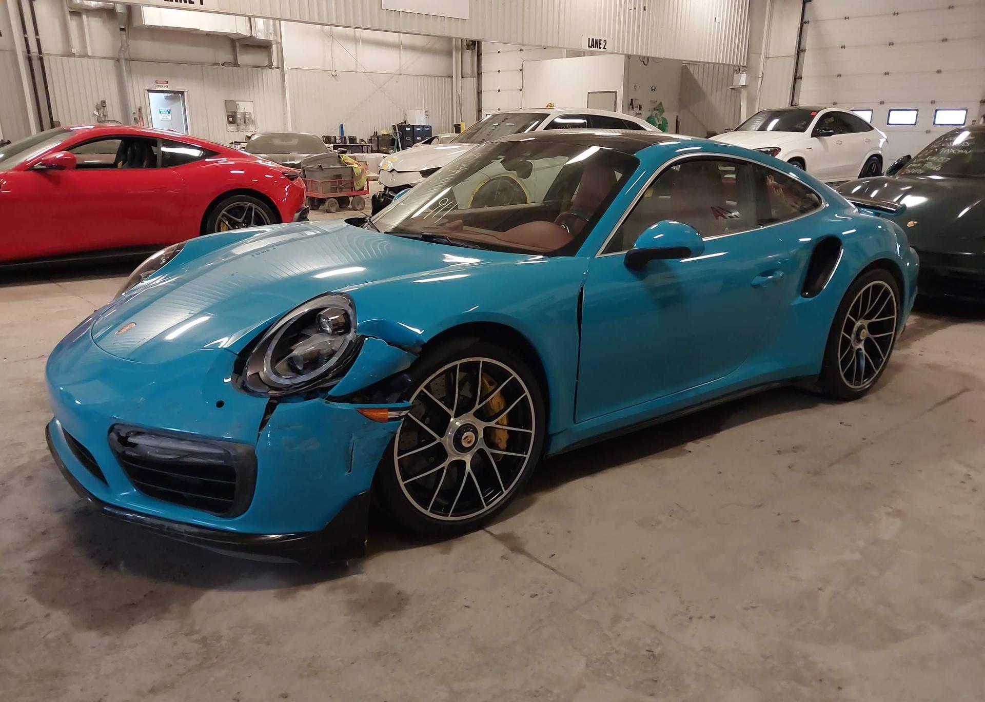2017 PORSCHE 911