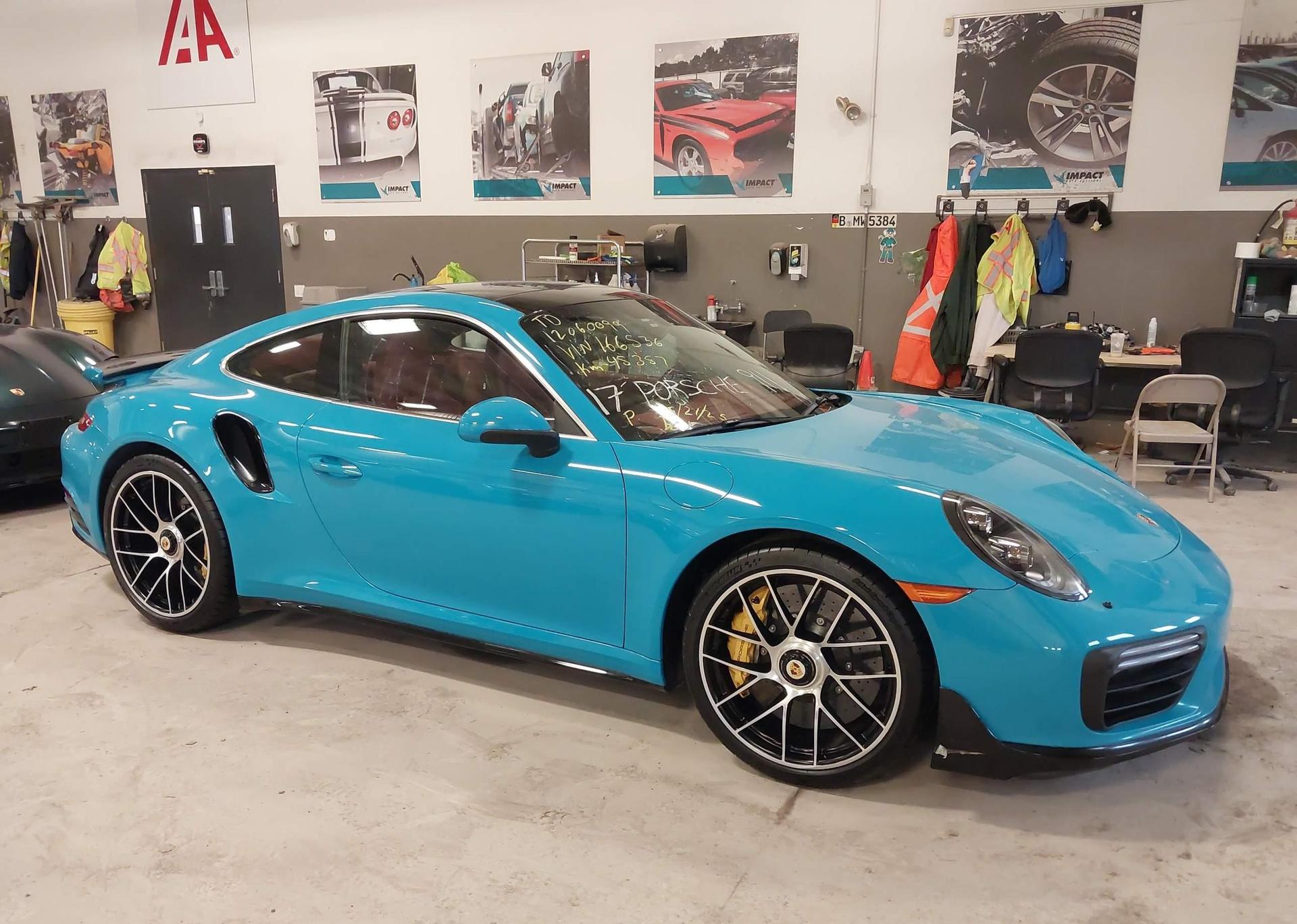 2017 PORSCHE 911