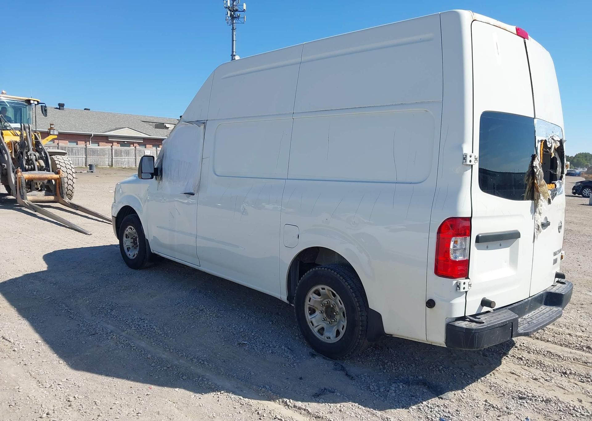 2013 NISSAN NV