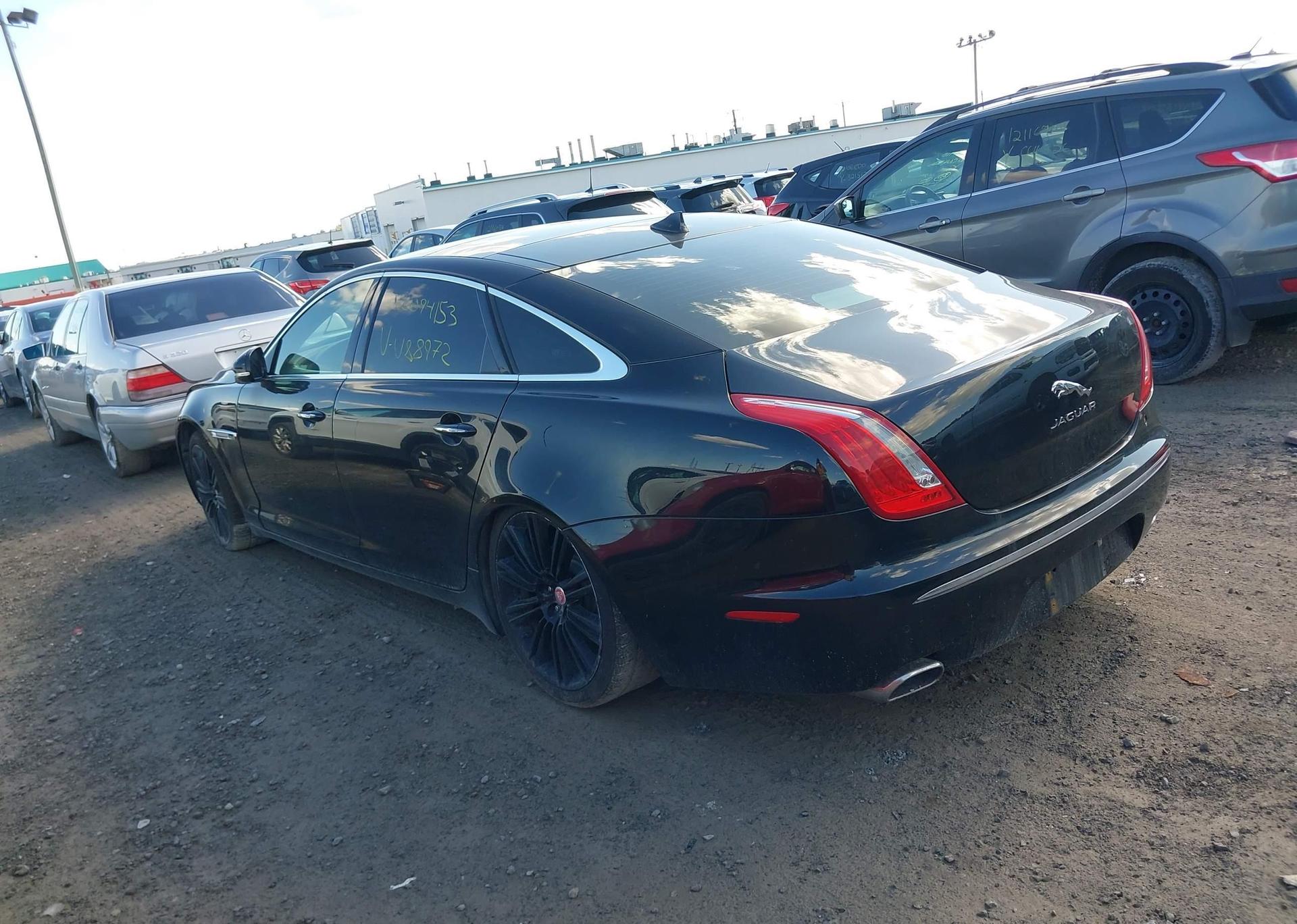 2015 JAGUAR XJ