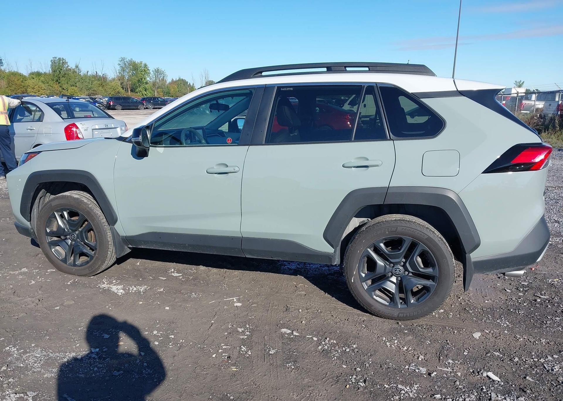 2022 TOYOTA RAV4 ADVENTURE