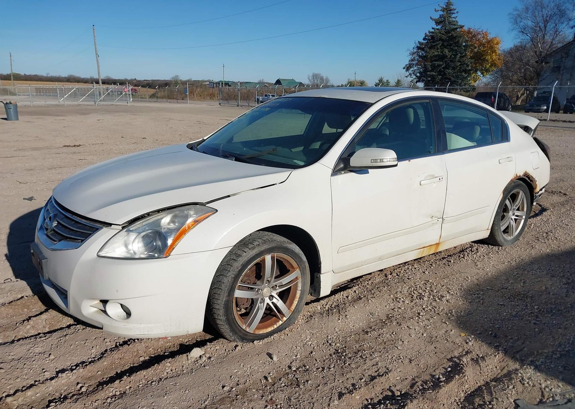 2010 NISSAN ALTIMA SR