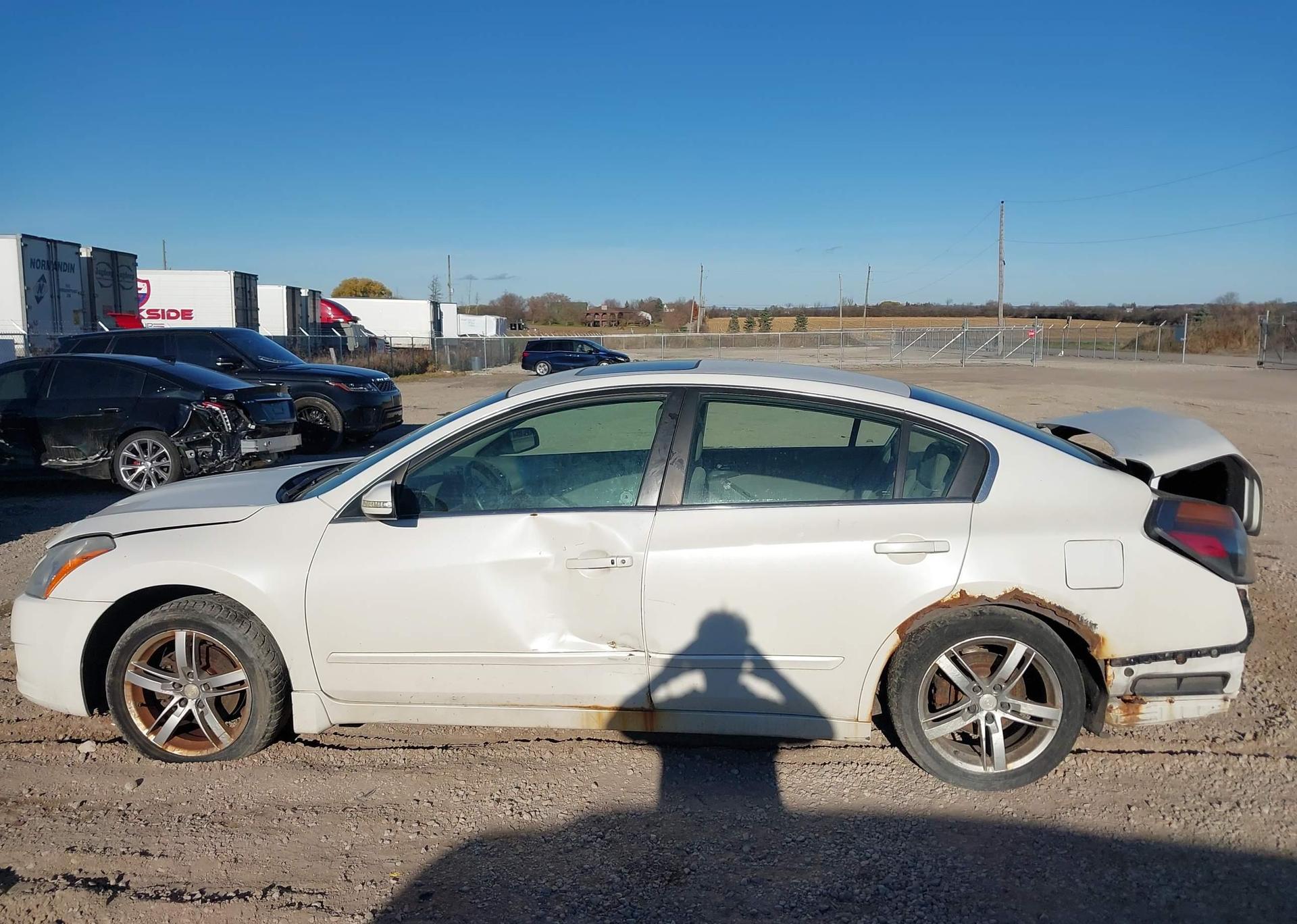 2010 NISSAN ALTIMA SR