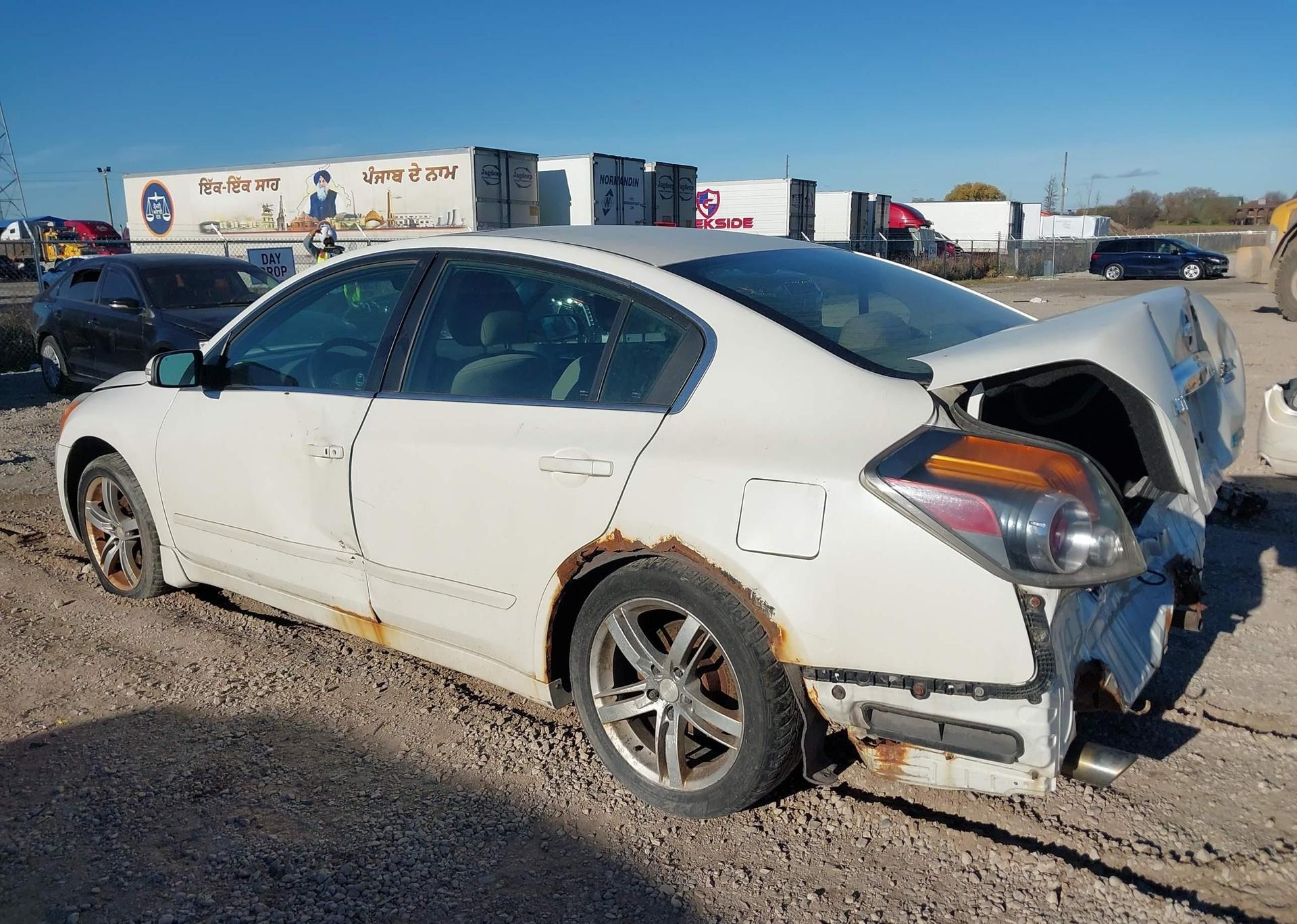 2010 NISSAN ALTIMA SR